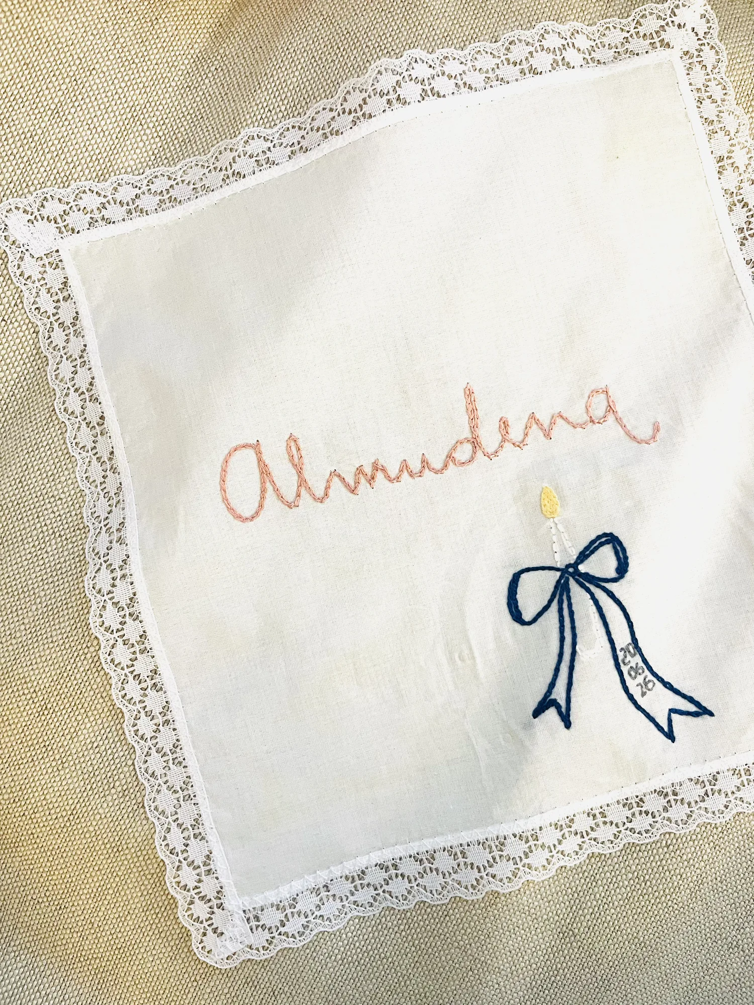 Pañuelo bordado para bautizo — Gali Studio