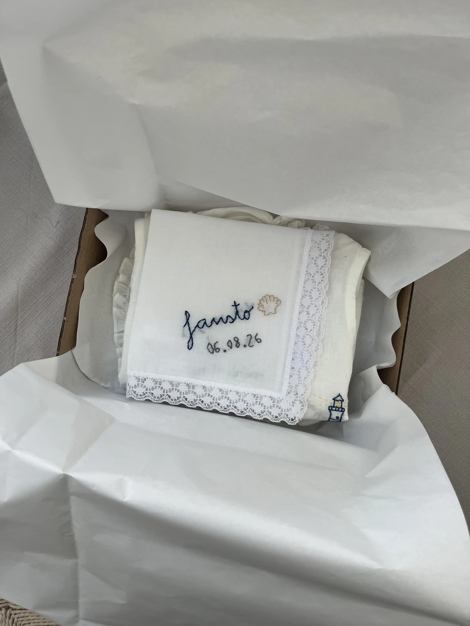 Pañuelo bordado para bautizo — Gali Studio